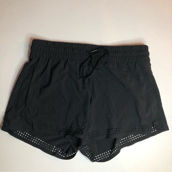 EUC Athleta Shorts Size 4 - Picture 2 of 6
